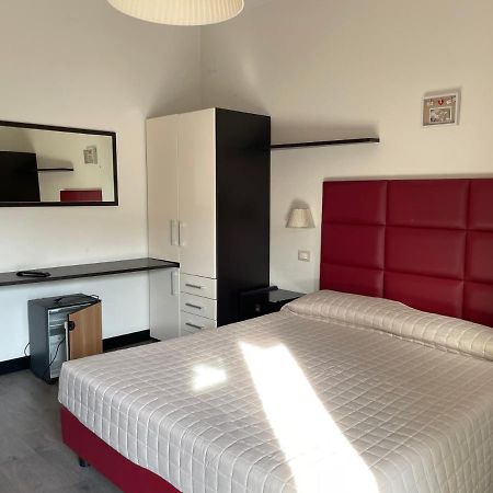 Hotel Vera Cesenatico Buitenkant foto