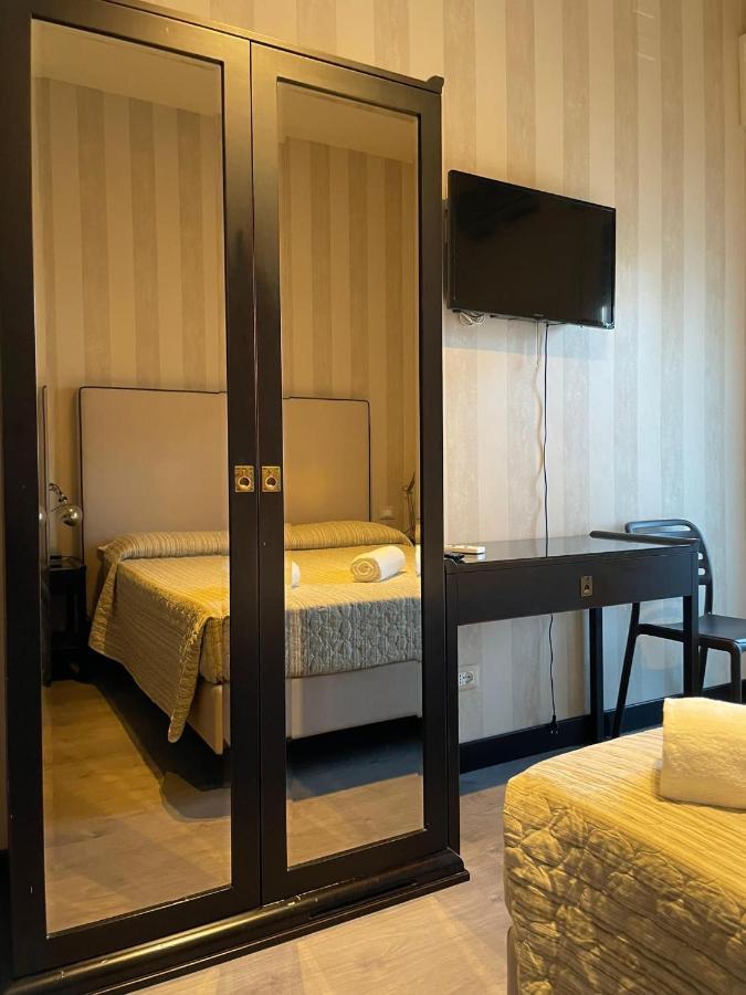Hotel Vera Cesenatico Buitenkant foto