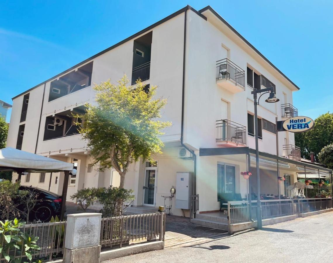Hotel Vera Cesenatico Buitenkant foto
