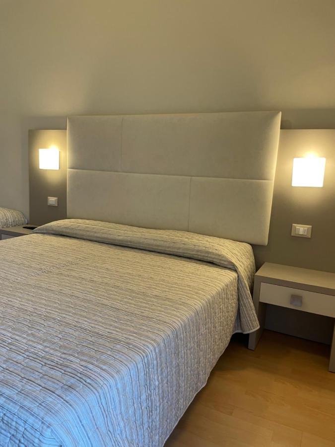 Hotel Vera Cesenatico Buitenkant foto
