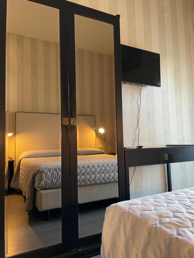 Hotel Vera Cesenatico Buitenkant foto