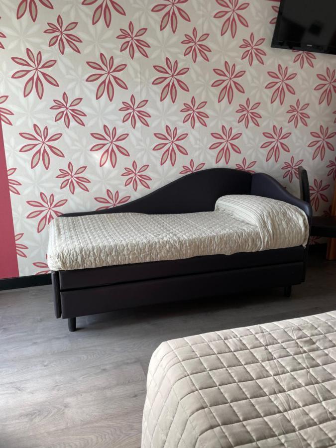 Hotel Vera Cesenatico Buitenkant foto
