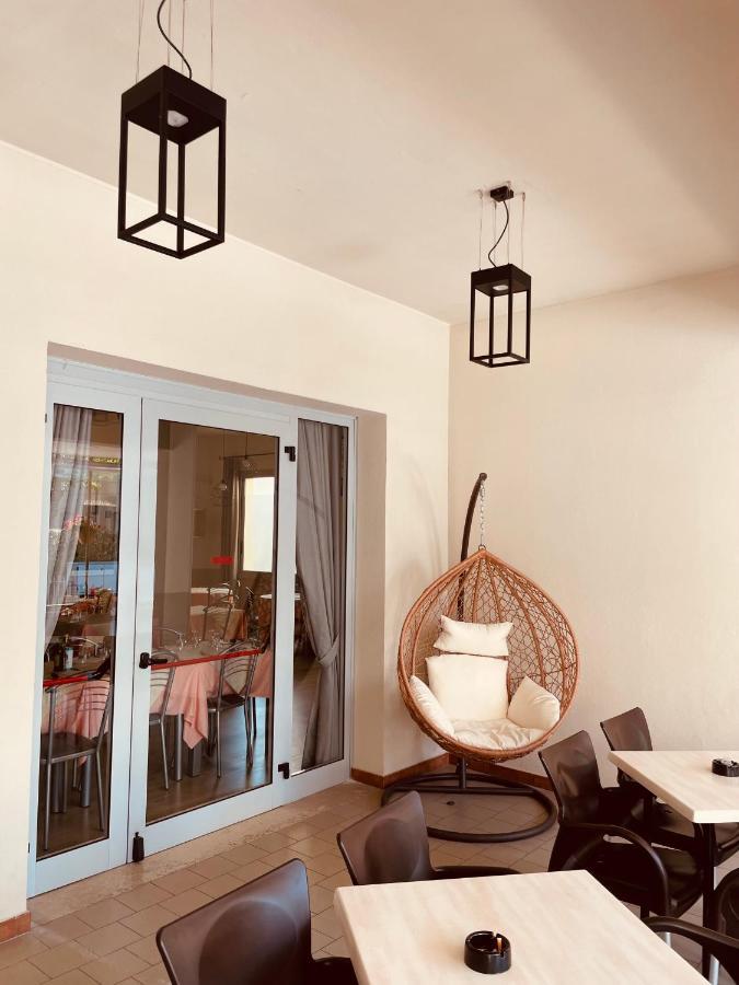 Hotel Vera Cesenatico Buitenkant foto