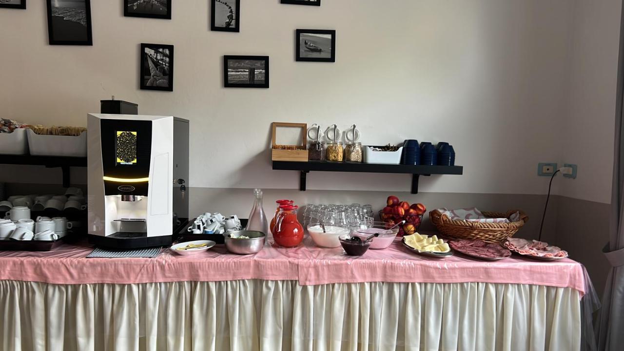 Hotel Vera Cesenatico Buitenkant foto